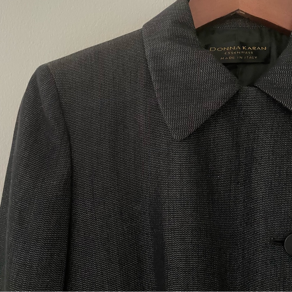 Donna Karan Essentials Made in Italy Wool Blazer – Elegant Minimalist Look, US 4 - Picture 5 of 17